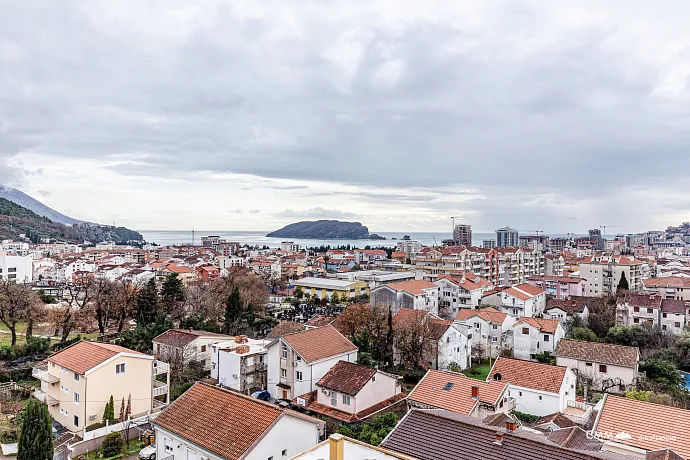 # 6566 apartments in a newly built building in the center of Budva